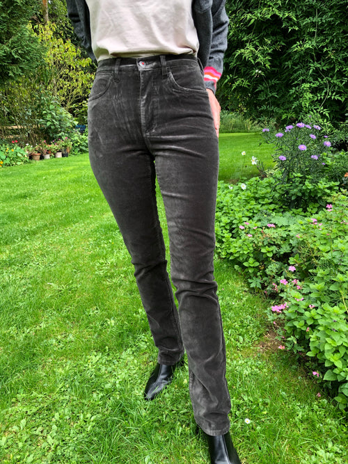 Amazing Woman Velvet Straight Leg Jeans in Slate Grey