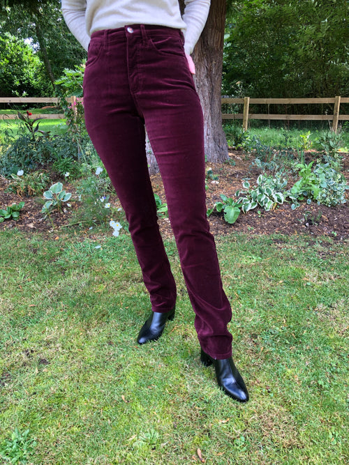 Amazing Woman Velvet Straight Leg Jeans in Garnet